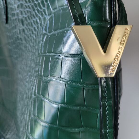 Victoria’s Secret Carryall Tote – Emerald Green Faux Croc, Discontinued 2021 - Picture 3 of 11
